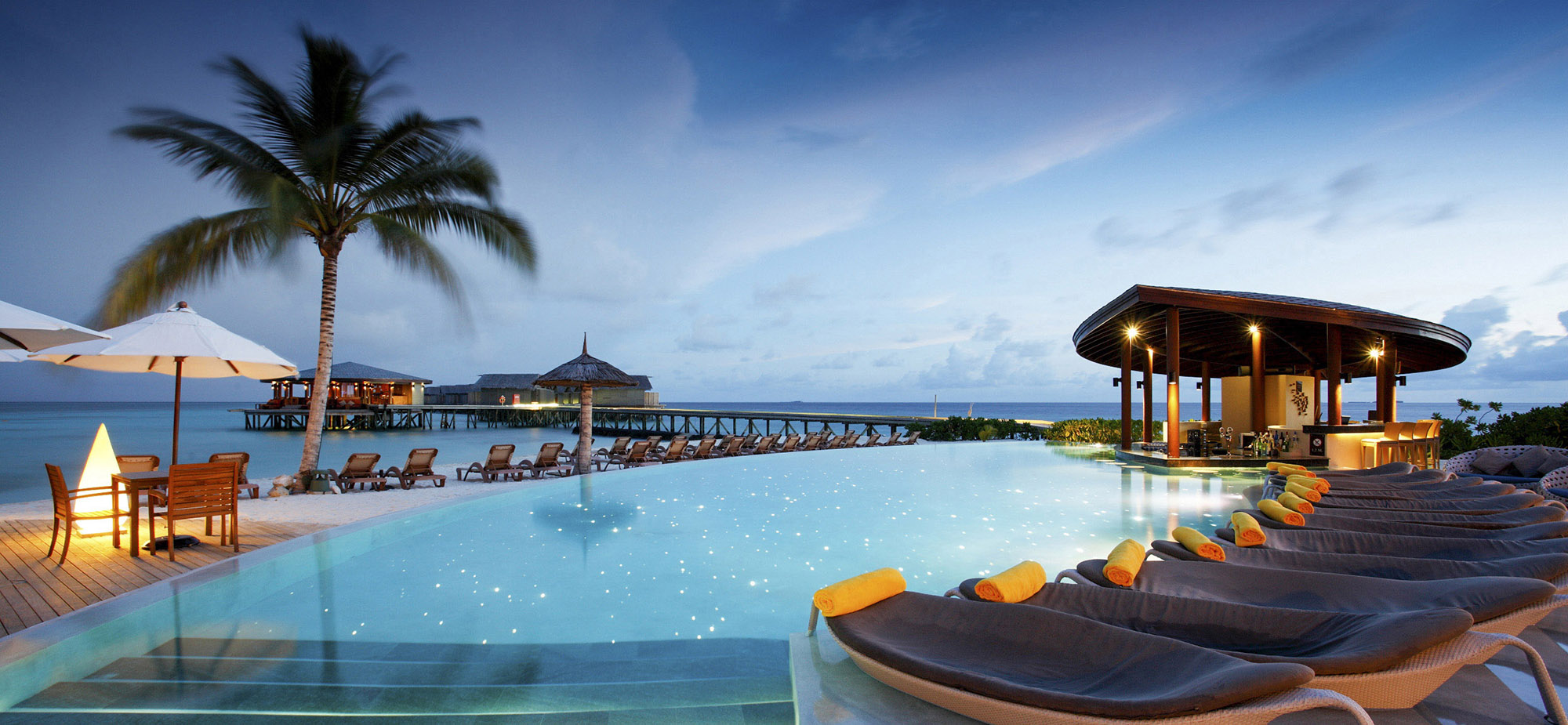 03 2000x925 Swimming Pool 06.jpg